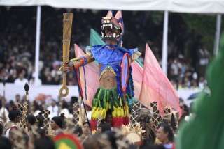 Mexican Army soldiers and actors perform during the commemoration of seven centuries since the founding of Mexico-Tenochtitlan at Zocalo square in Mexico city on July 26, 2025. (Photo by Alfredo ESTRELLA / AFP)
