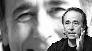Joan Manuel Serrat, quien comenzó su carrera musical en los años 60, siempre declarándole la guerra a la injusticia. / Cortesía