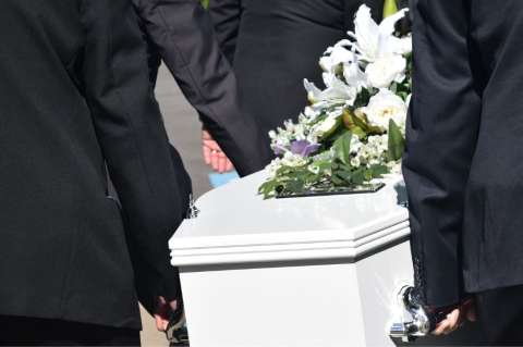 Tragedia en el sepelio de Danna Sofía: estampida dejó un muerto y varios heridos