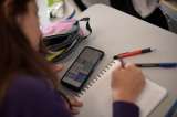 Así le ha ido a 25 colegios de Bogotá que restringieron el uso de los celulares