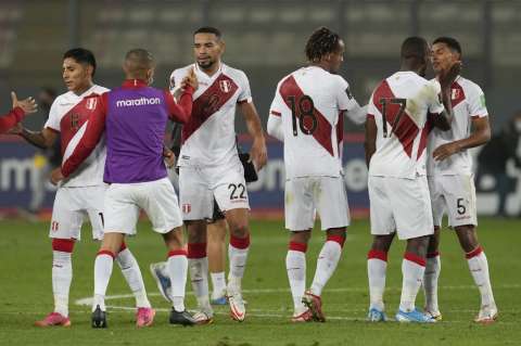 Perú derrotó a Venezuela y quedó a dos puntos de Colombia