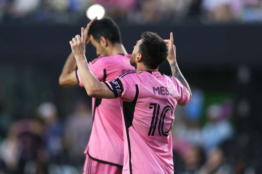 Lionel Messi #10 del Inter Miami CF celebra después de marcar un gol durante la segunda mitad contra el Orlando City SC en el Chase Stadium el 2 de marzo de 2024 en Fort Lauderdale, Florida. Megan Briggs/Getty Images/AFP