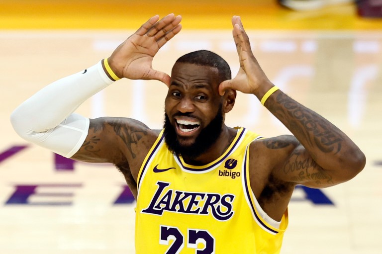 Las dos caras de LeBron James: hombre récord en unos Lakers sin jerarquía