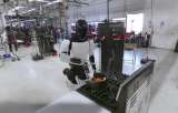 Tesla entrena a su robot Optimus para tareas domésticas mediante videos