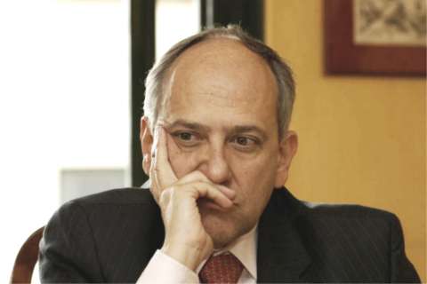 Senador de FARC auxilió a José Obdulio Gaviria tras sufrir un desmayo