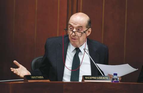 Defensa de Leyva dice que hay “falta de imparcialidad” en proceso disciplinario