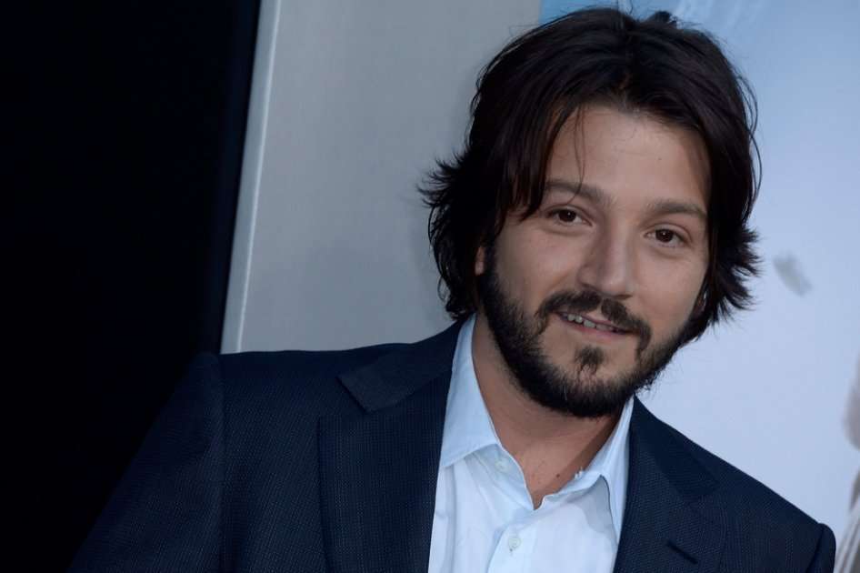 Diego Luna en el estreno de "Elysium".