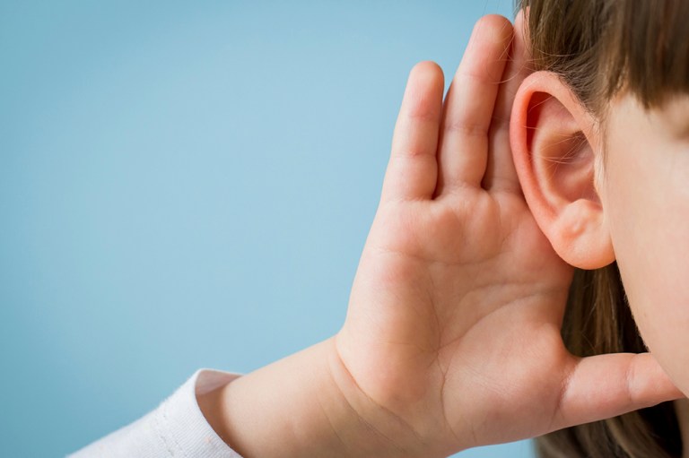 Aprueban terapia génica en EE. UU. que restaura la audición en niños con sordera