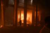 Manifestantes prenden fuego a la sede del Congreso de Paraguay