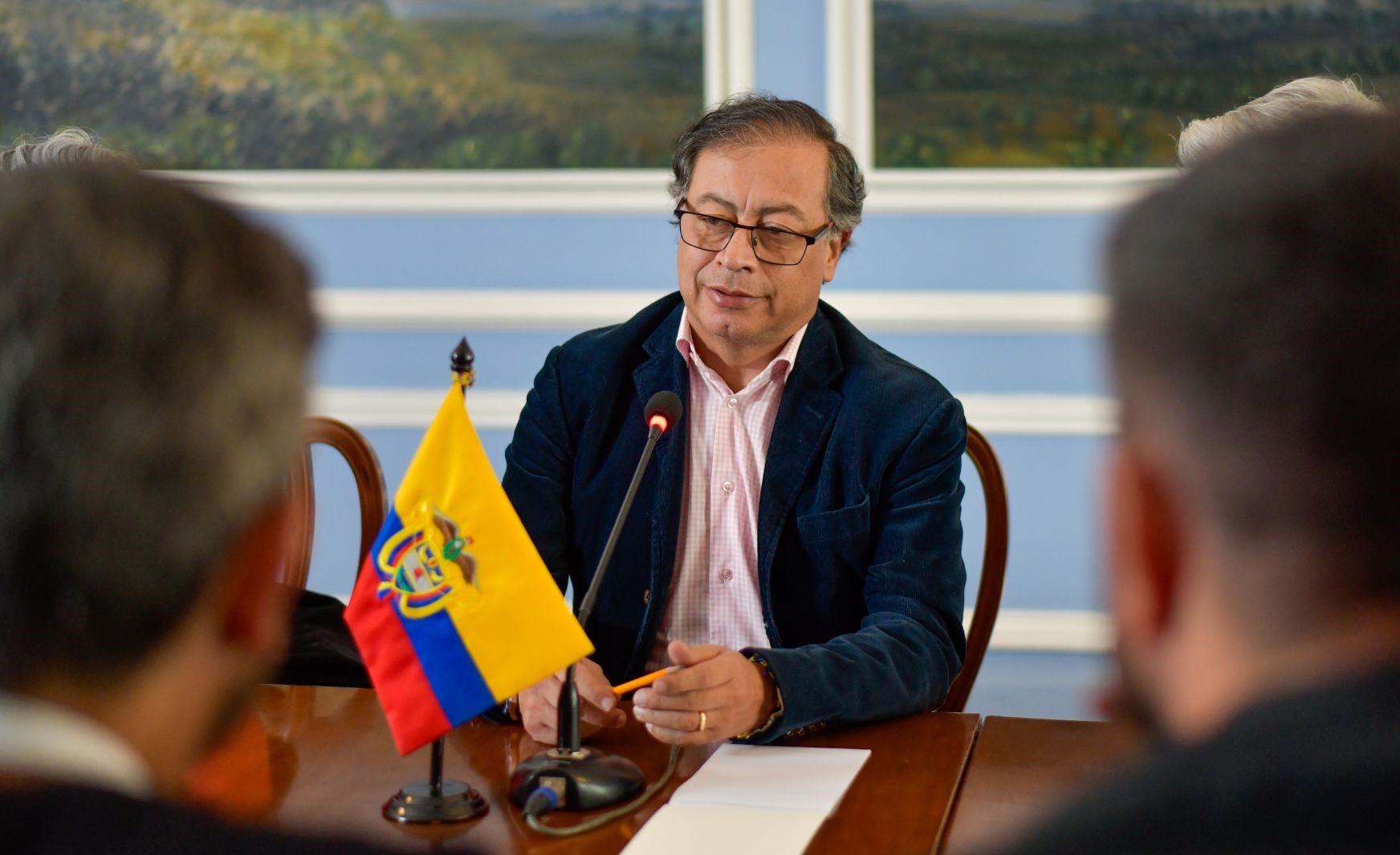 Presidente Gustavo Petro expulsó a los diplomáticos argentinos de Colombia.