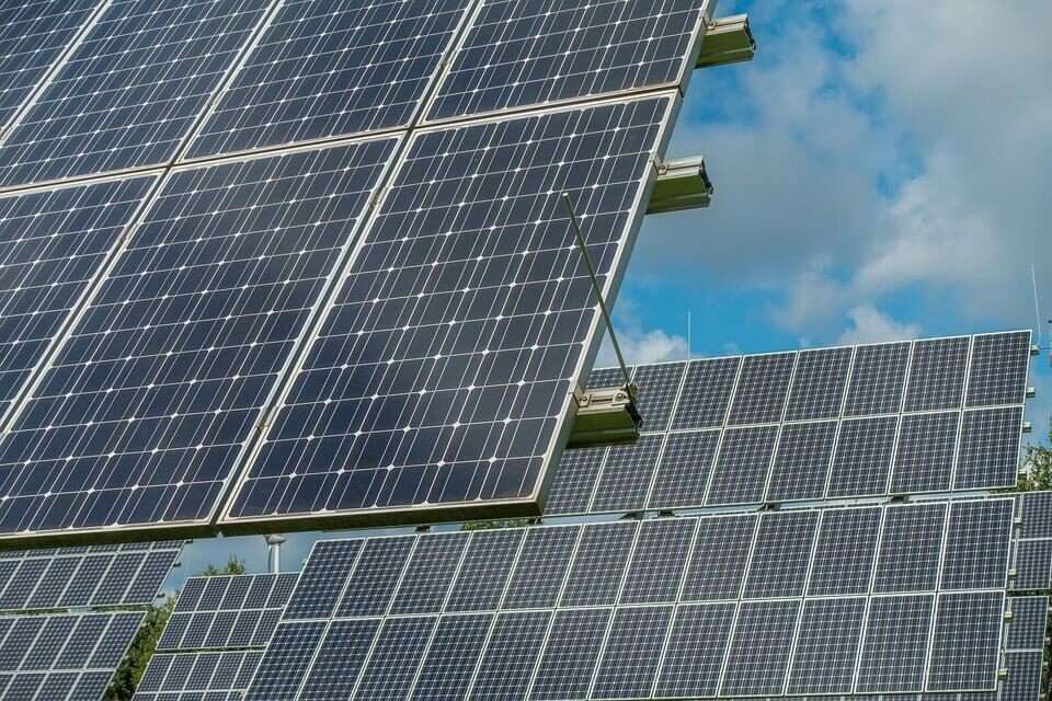 Sube precio de los paneles solares