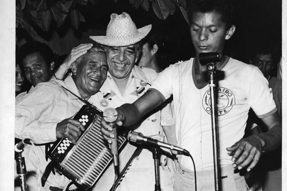 Gabriel García Márquez y Emiliano Zuleta en el festival vallenato en 1983. / Archivo - El Espectador