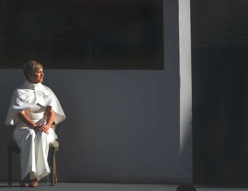 La esposa del presidente de Colombia, Gustavo Petro, Verónica Alcocer, durante la toma de posesión presidencial en la plaza de Bolívar en Bogotá, Colombia, el 07 de agosto de 2022.