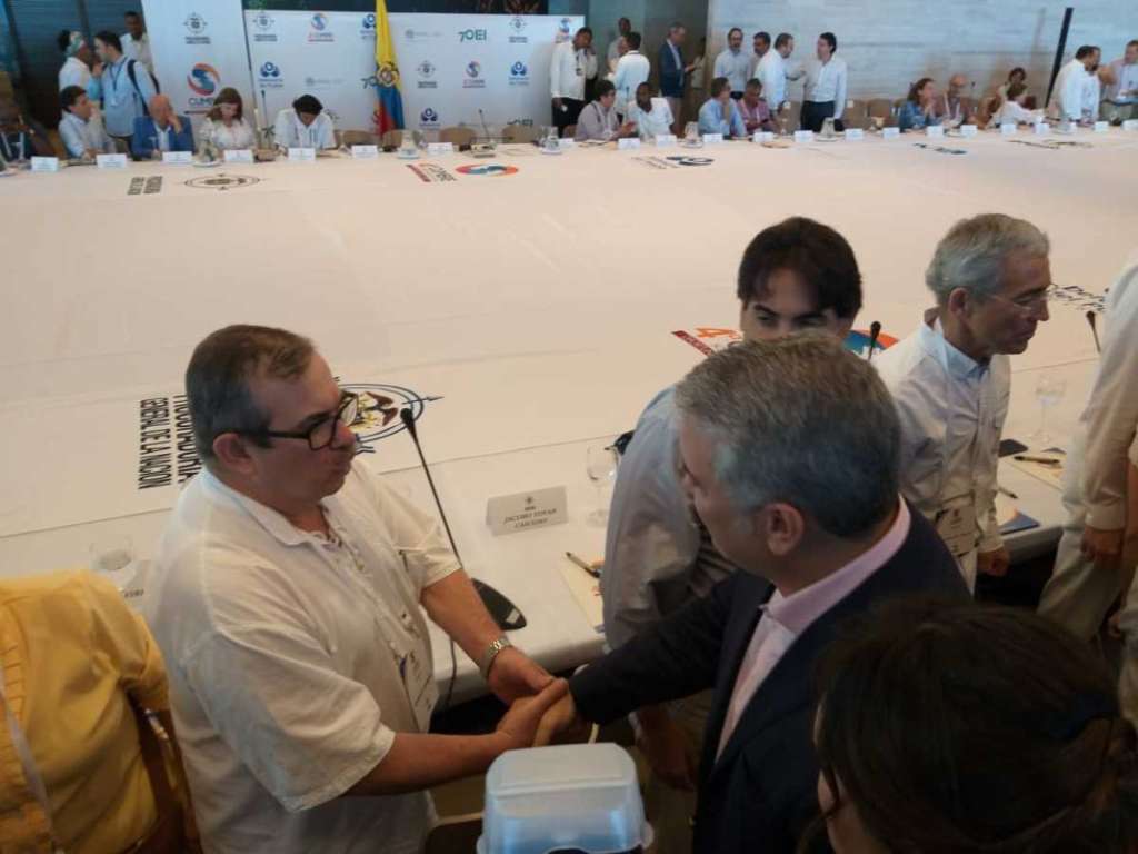El presidente Iván Duque y Rodrigo Londoño (Timochenko) han tenido tres encuentros desde que el mandatario llegó al poder en 2018.