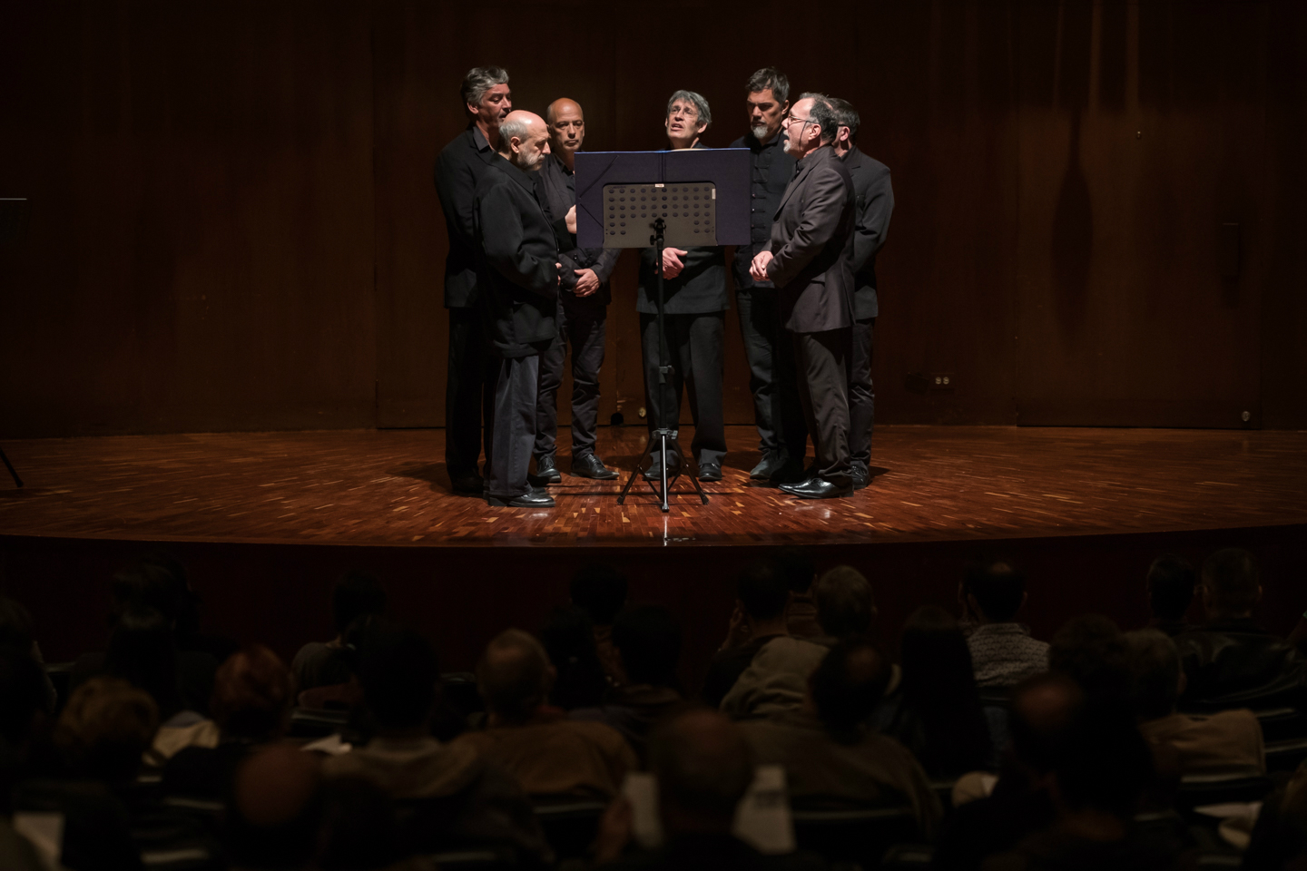 El ensamble francés Organum, dirigido por Marcel Pérès, tiene más de 35 años de experiencia artística. / Gabriel Rojas