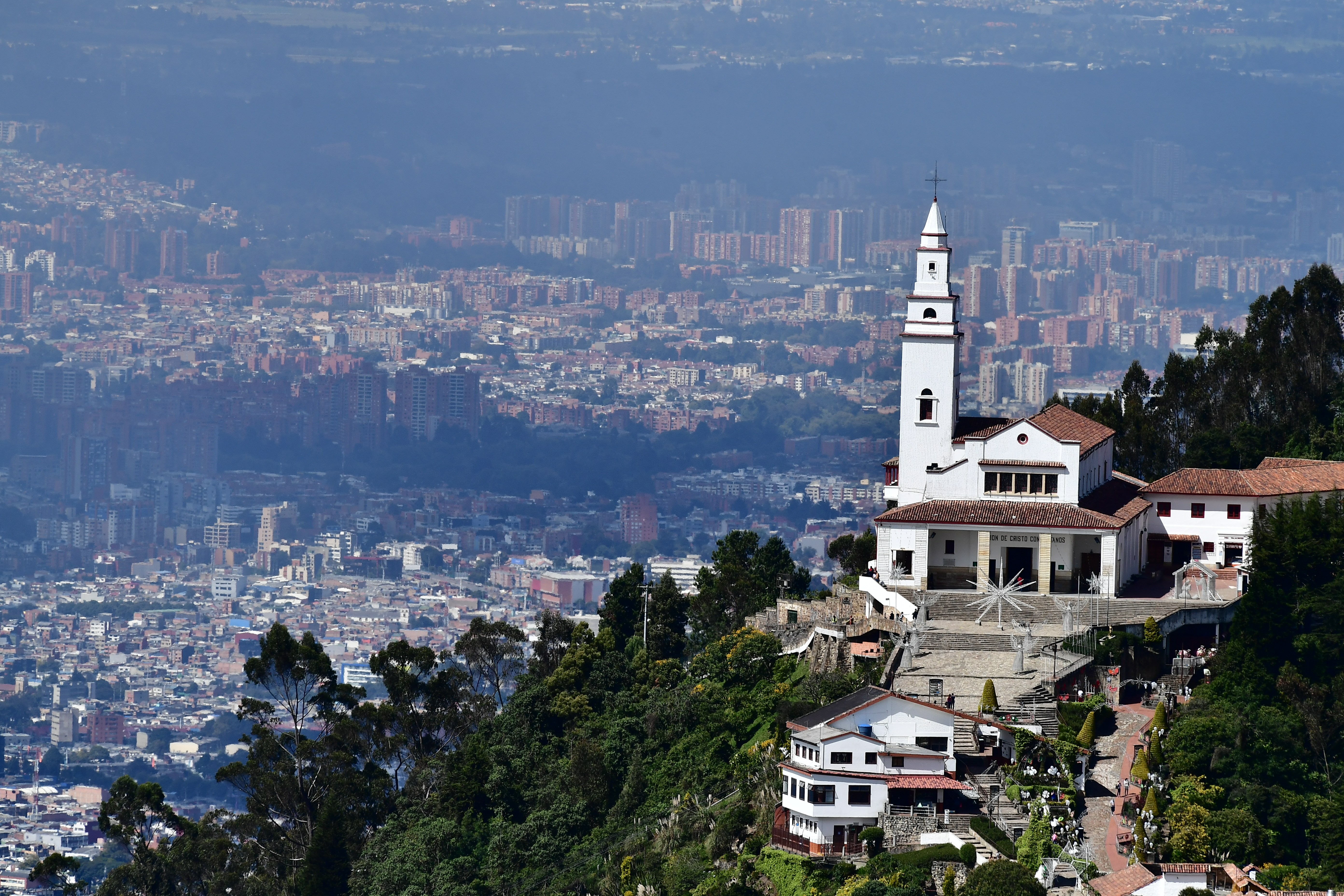 Contaminación de Bogotá vista desde el Cerro de Monserrate