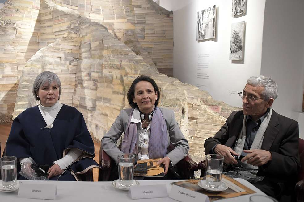 Patricia Linares, presidenta de la JEP; Luz Marina Monzón, directora de la Unidad de Búsqueda de Desaparecidos; y Francisco de Roux, presidente de la Comisión de la Verdad. / Gustavo Torrijos - El Espectador.