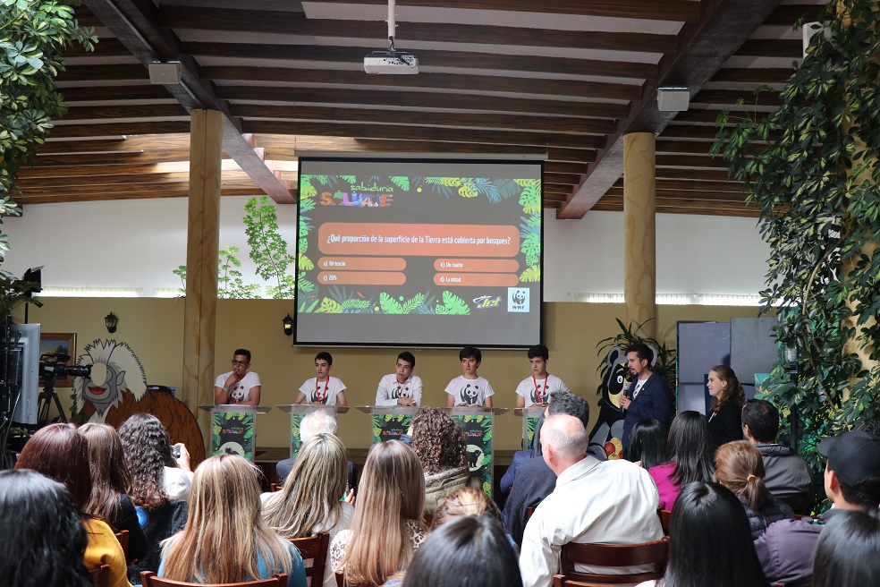 La final del concurso "Sabiduría Salvaje" se llevó a cabo en el Parque Jaime Duque, en la ciudad de Bogotá.Cortesía Luisa Fernanda Ortiz - WWFDe acuerdo con Ferney Díaz, Coordinador de Comunicaciones y Conexión de WWF, “nunca había sido tan evidente el poder de los jóvenes para liderar cambios hacia la protección del planeta, por eso Sabiduría Salvaje es un gran espacio para propiciar su conocimiento sobre temas de biodiversidad. Esta es solo la primera edición”. (Ver más:La crisis de biodiversidad estaría causando una reorganización de las especies)
