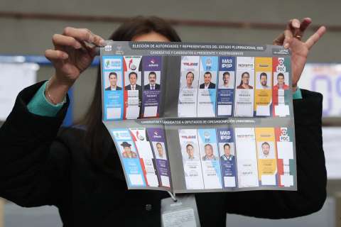 Bolivia va a las urnas a elegir un nuevo presidente con un posible giro a la derecha