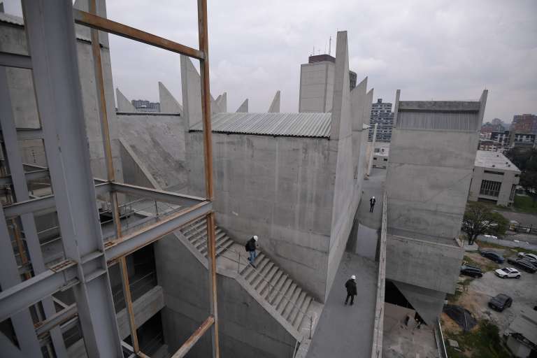 Edificio que reanudará su construcción tras tres años de parálisis.