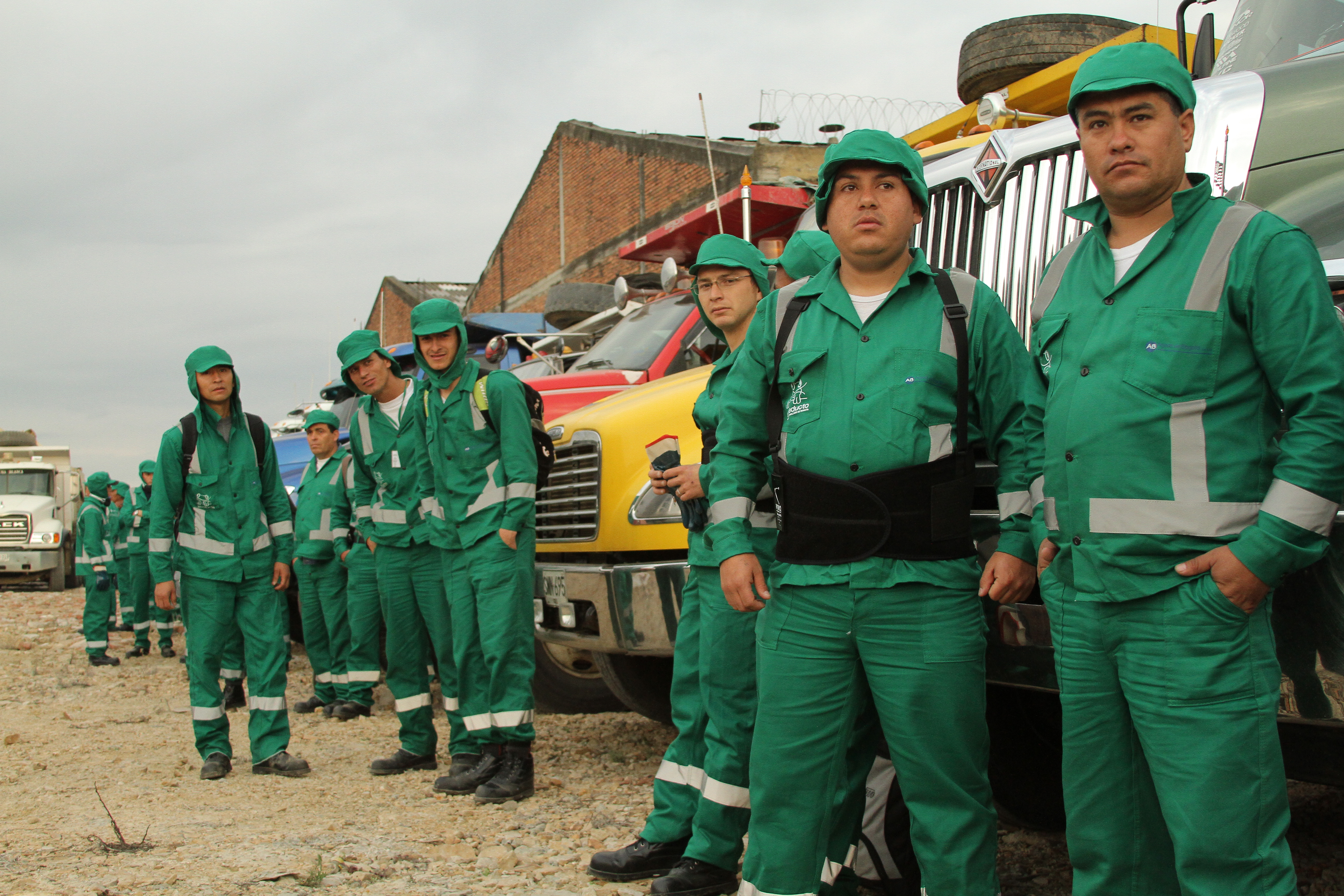 Las cientos de volquetas alquiladas para recoger la basura en Bogotá
