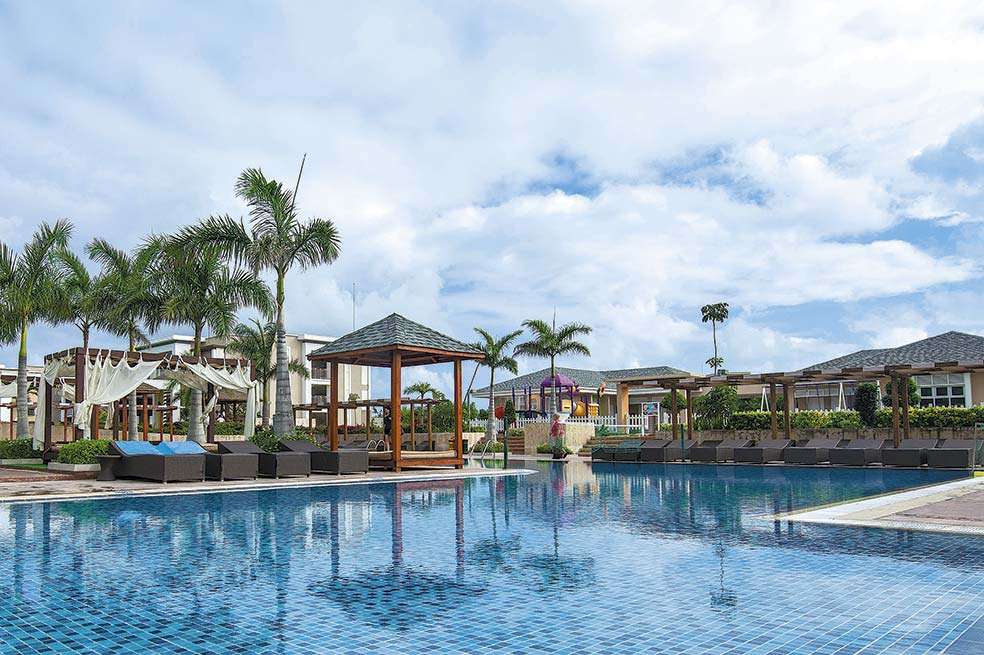 El hotel Plata Cayo Santa María sorprende por su infraestructura y espacios para el bienestar. Tiene 744 habitaciones.
