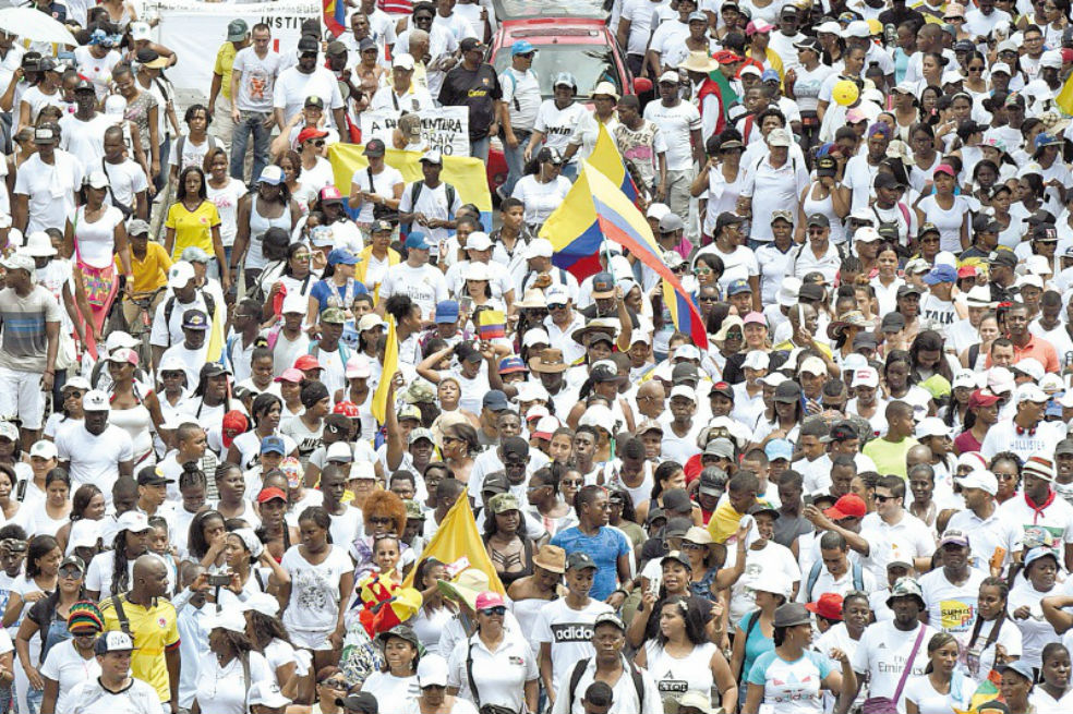 La dimensión de la protesta cívica en Buenaventura: el Comité Ejecutivo convocó a las 98 organizaciones comprometidas y llegaron 114, que después fueron 120. / AFP