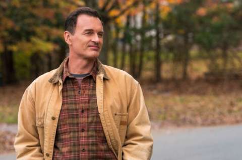 Julian McMahon: “Necesitamos más héroes que hagan labores  para la sociedad”