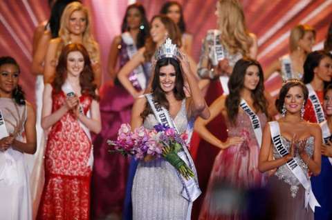 "Trabajé todo el tiempo no sólo por mí sino por los colombianos": Paulina Vega, nueva Miss Universo