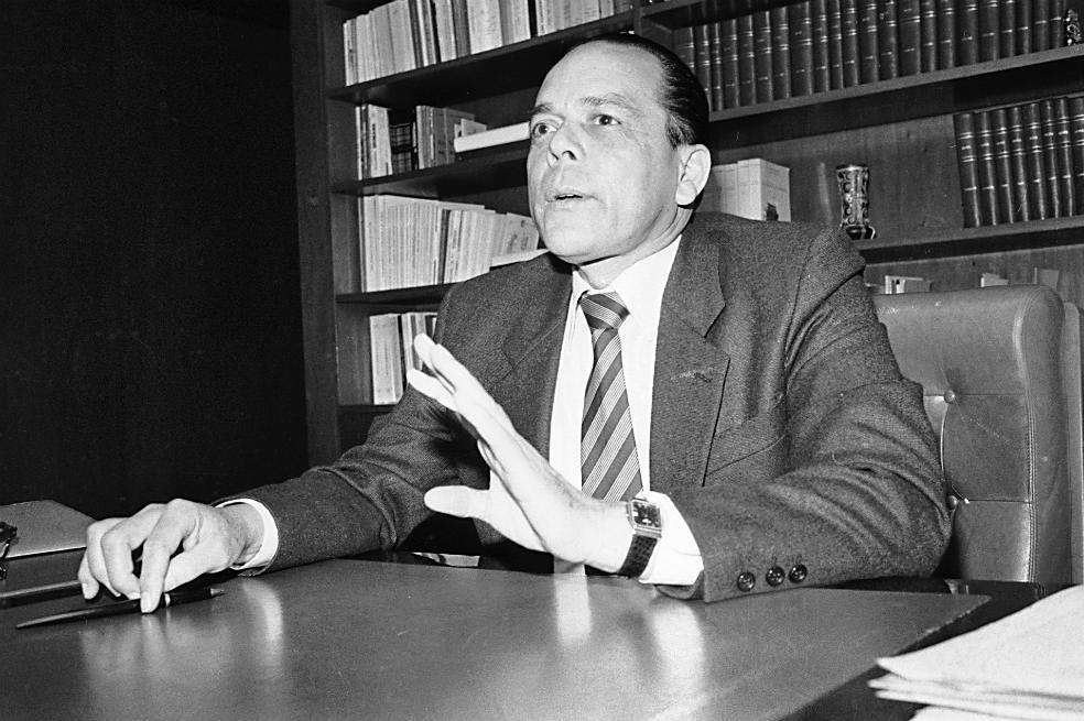 Enrique Parejo cuando asumió el cargo de ministro de Justicia, en reemplazo del asesinado Rodrigo Lara Bonilla, no dudo en arremeter contra el narcotráfico. /Archivo