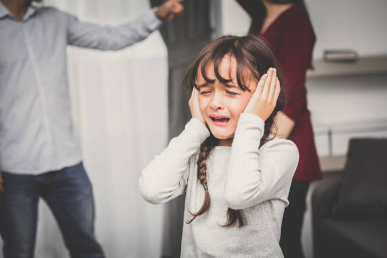 El manual de la Corte Constitucional para publicar noticias sobre menores de edad sin violar sus derechos