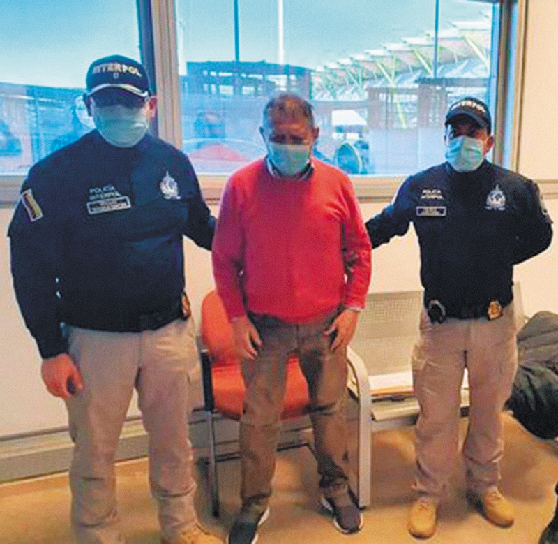 Esta es una de las fotos que se conocen de Carlos Mattos, luego de tres años de hacerle el quite a la justicia. / Policía