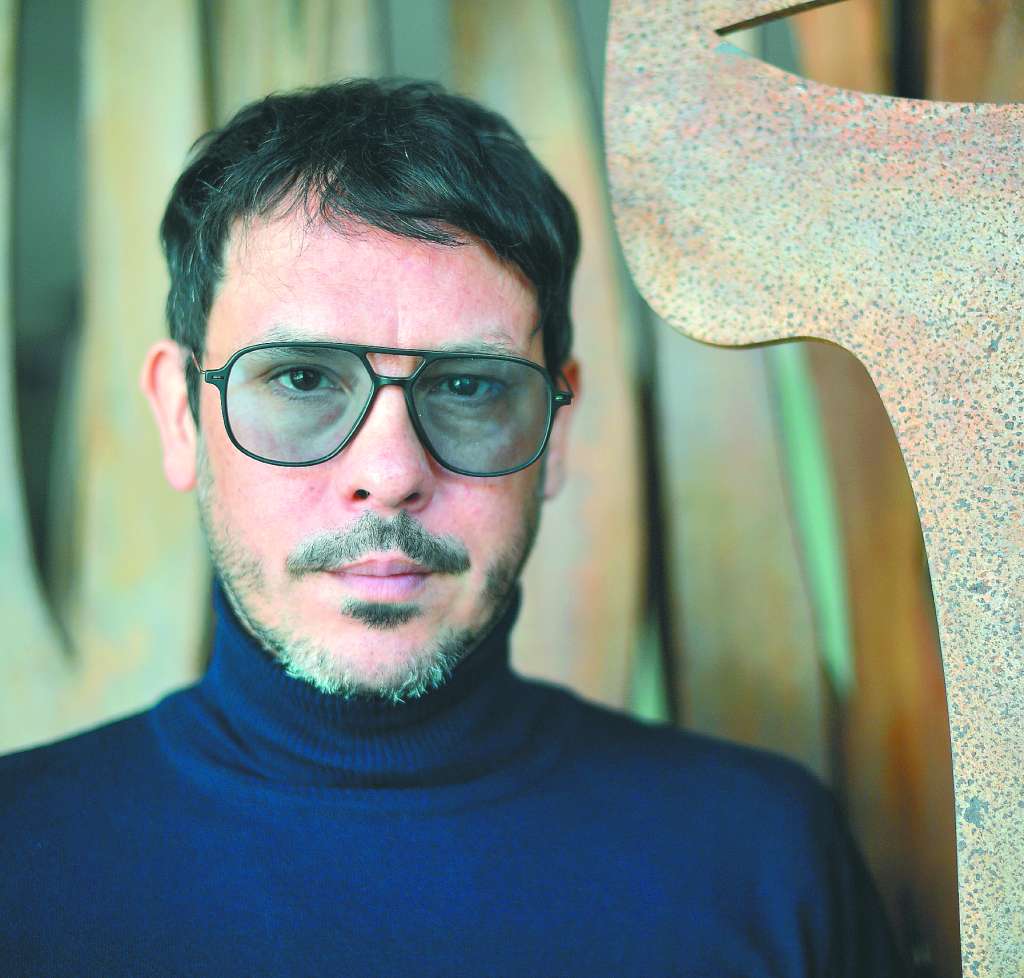 “Que no le guste a nadie o que fracase algún disco no va a impedir que siga haciendo canciones, porque es mi pulmón; allí respiro. El fin de mi música será cuando ya no esté más”, dice Lisandro Aristimuño.