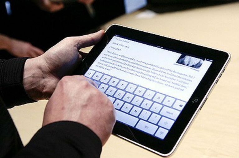 Apple, culpable de conspiración para elevar precios de e-books