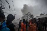 Evacuaciones en Indonesia por la erupción del Monte Semeru, en imágenes