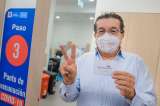 Ministro de Salud recibió su primera dosis de vacuna contra COVID-19