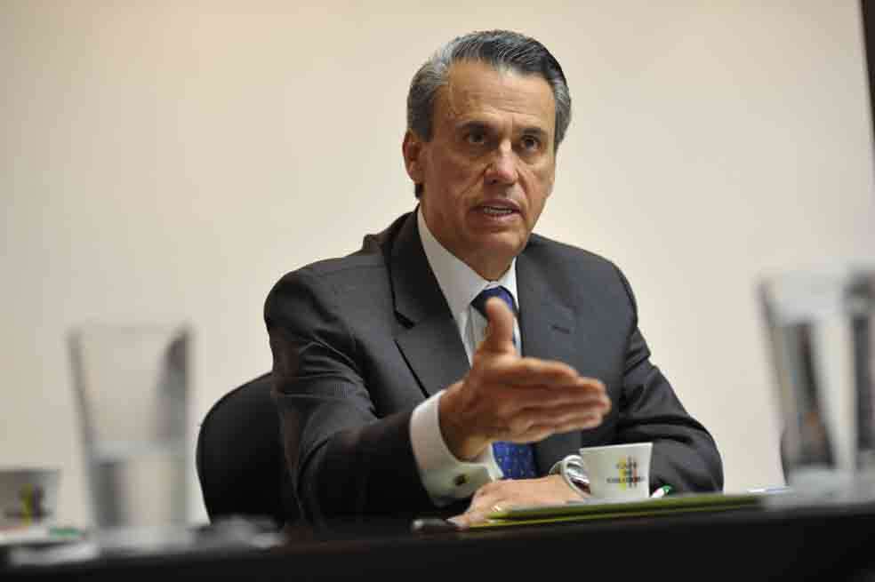 El ministro de Agricultura y Desarrollo Rural, Rubén Darío Lizarralde, explicó que las Unidades Agrícolas Familiares (UAF) pueden ser acumuladas por empresas o campesinos.  / Óscar Pérez - El Espectador