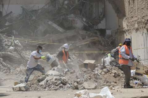 Lista de Medicinal Legal sobre desaparecidos por el terremoto en Colombia pasa de 348 a 262