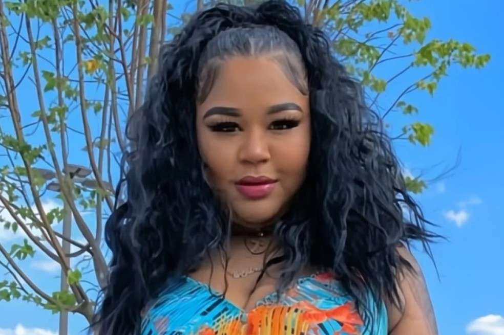 Amigas de la influencer pusieron en duda la versión oficial de su muerte por asfixia mientras comía. Revelaron nueva teoría sobre lo que, realmente, habría ocurrido con Carol Acosta, conocida como ‘Killadamente’.