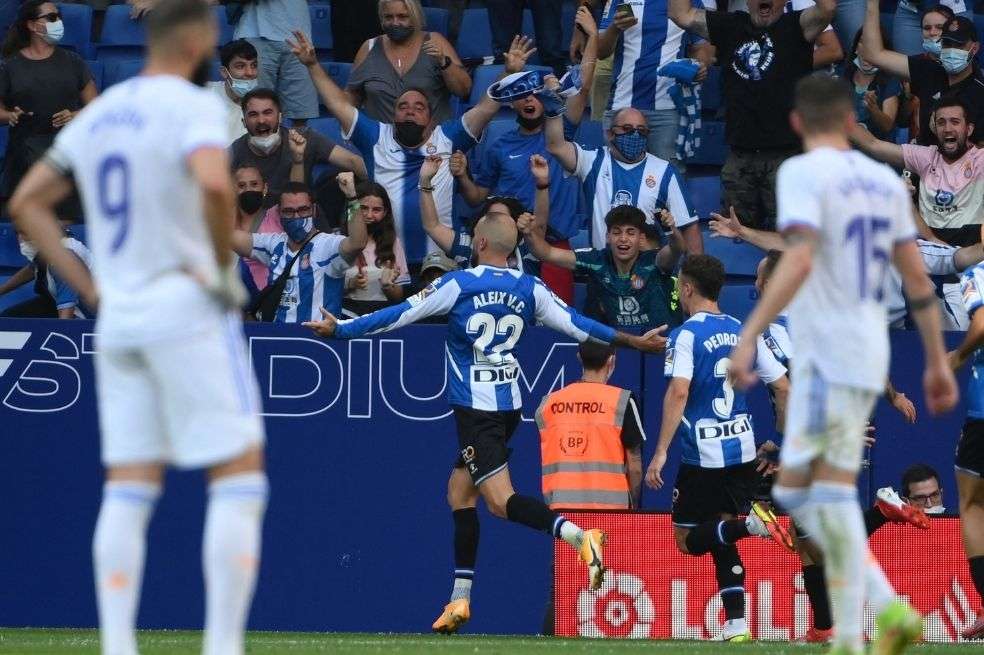 Aleix Vidal celebra el gol que le dio la victoria al conjunto catalán.