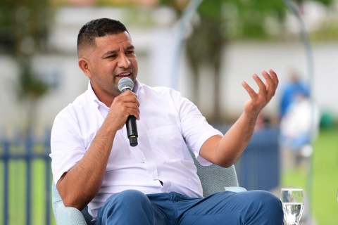 “El narcotráfico cada día se acerca más a la gente y el gobierno se aleja más”
