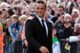 Robbie Williams pide a sus fans que apoyen campaña de Unicef