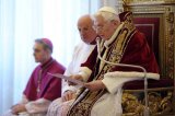 Papa reitera que renunció en plena libertad y por el bien de la Iglesia
