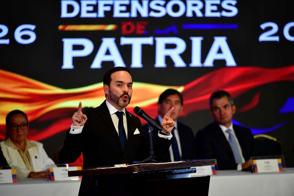 Junto a José Manuel Restrepo durante la entrega de credenciales que los acreditan como presidente y vicepresidente de Colombia para el periodo 2026-2030