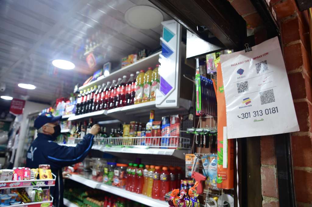 Mini mercado de barrio, ubicado en Ciudadela Colsubsidio que utiliza aplicaciones como medio de pago.