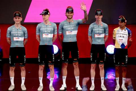 Con Egan Bernal como líder, INEOS Netcompany presentó su equipo para el Giro de Italia 2026