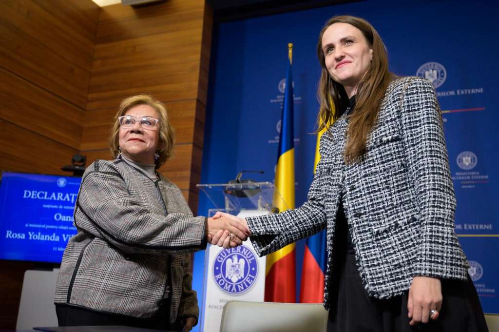 La Ministra de Relaciones Exteriores de Colombia, Rosa Yolanda Villavicencio Mapy, y su homóloga rumana, Oana-Silvia Țoiu.