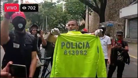 Paro Nacional en Cali: Policía confirma que del camión sí se bajaron agentes vestidos de civiles