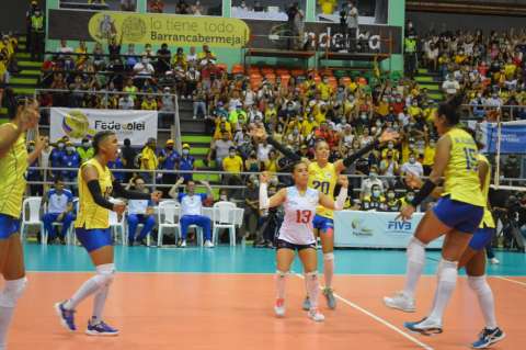 ¡Grande, Colombia! Medalla de plata y cupo al mundial de voleibol femenino
