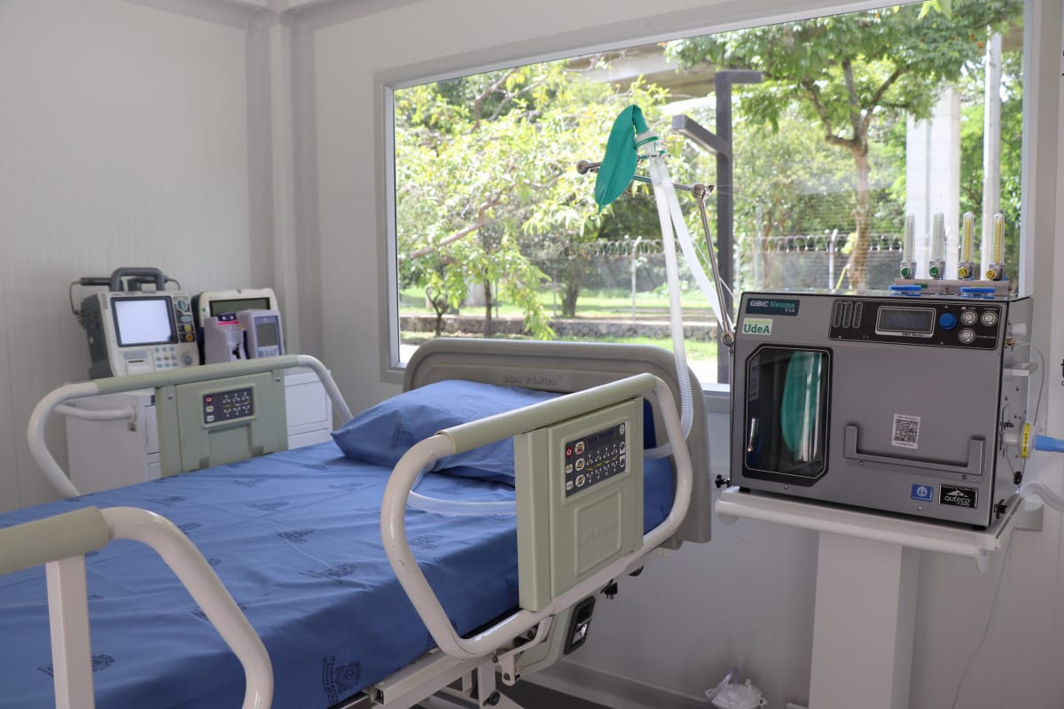 Así se puede ver por dentro una cama UCI de ese modelo.